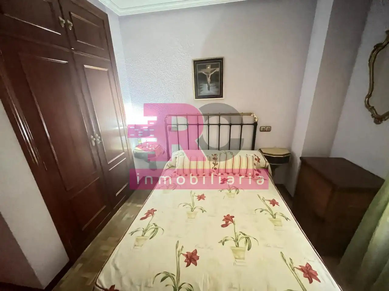 Dormitori de Pis de lloguer en Salamanca amb Calefacció, Parquet i Moblat