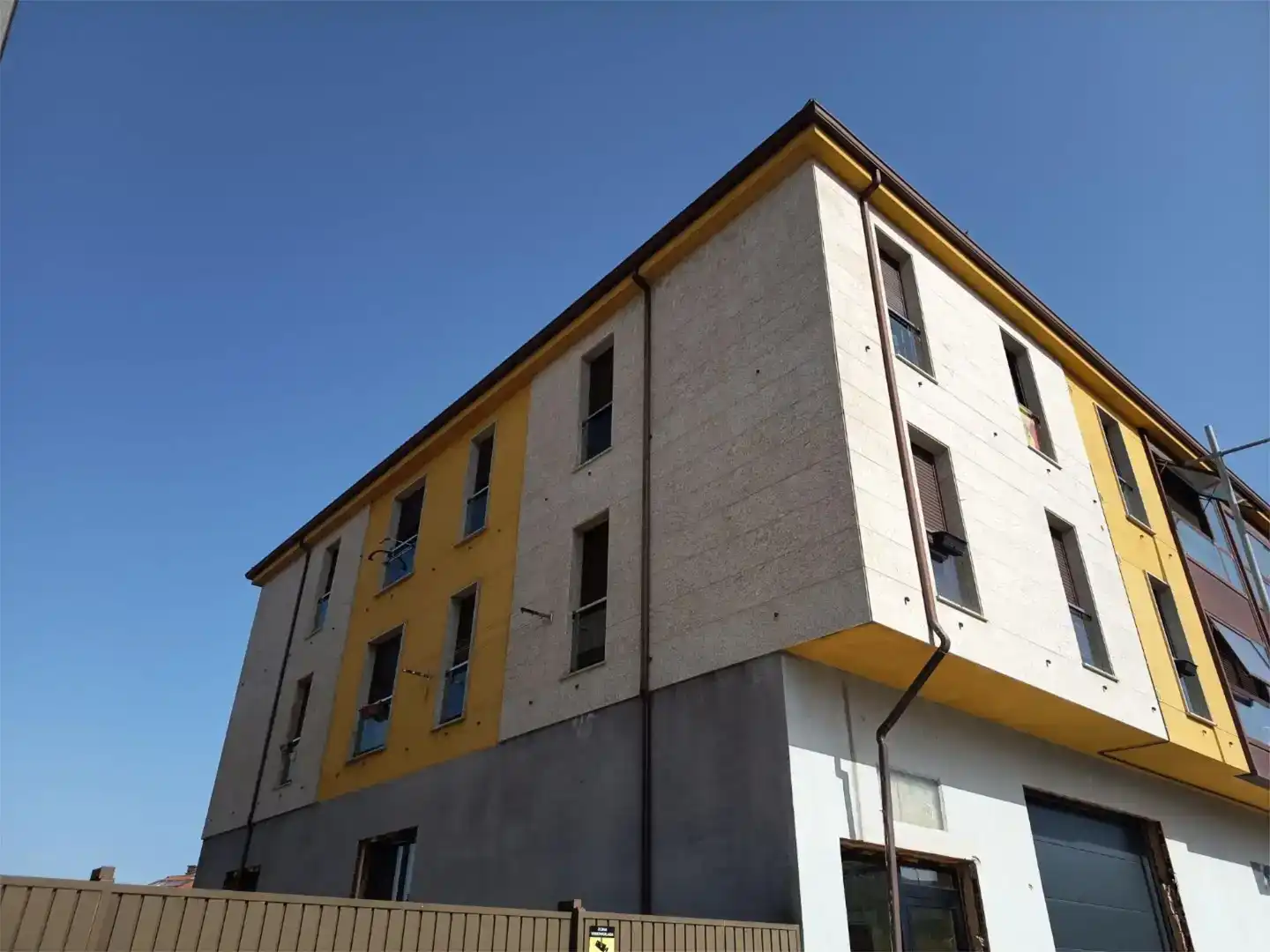 Vista exterior de Pis en venda en Lalín amb Parquet, Traster i Moblat