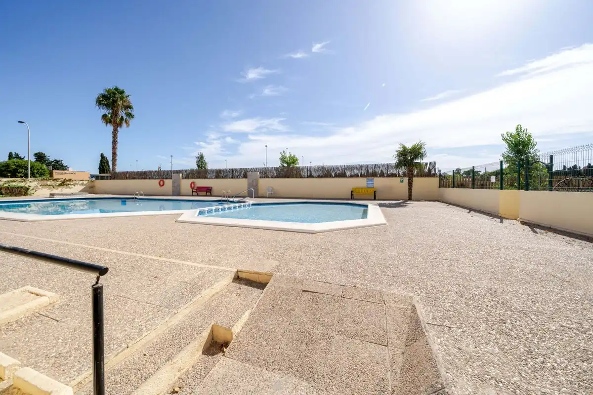 Piscina de Dúplex en venda en Torrevieja amb Calefacció, Jardí privat i Terrassa