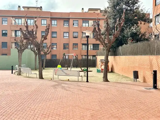 Vista exterior de Pis en venda en Sabadell amb Calefacció, Jardí privat i Parquet