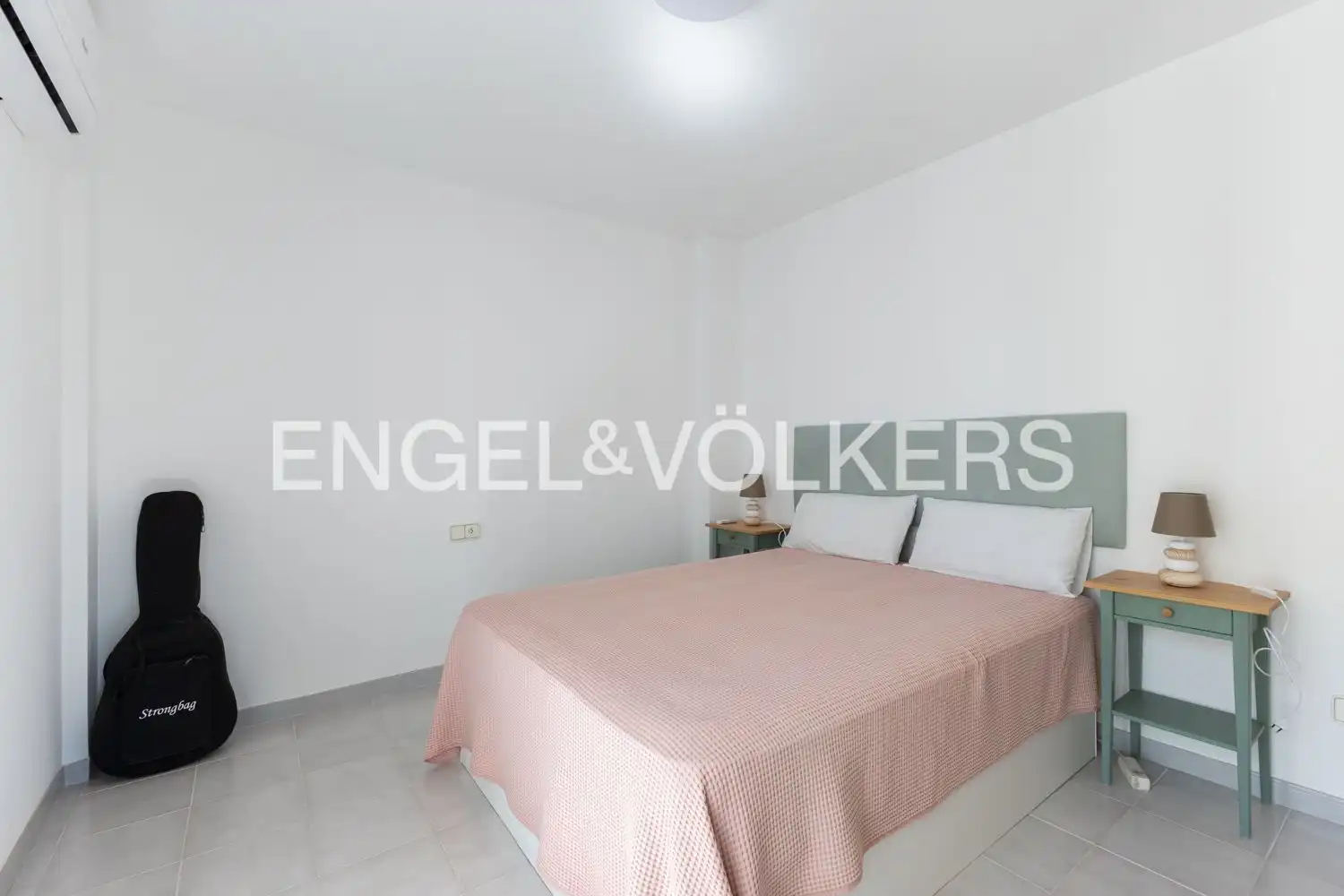 Bedroom of Houses for rent in Valencia  with Air Conditioner, Heating and Private garden