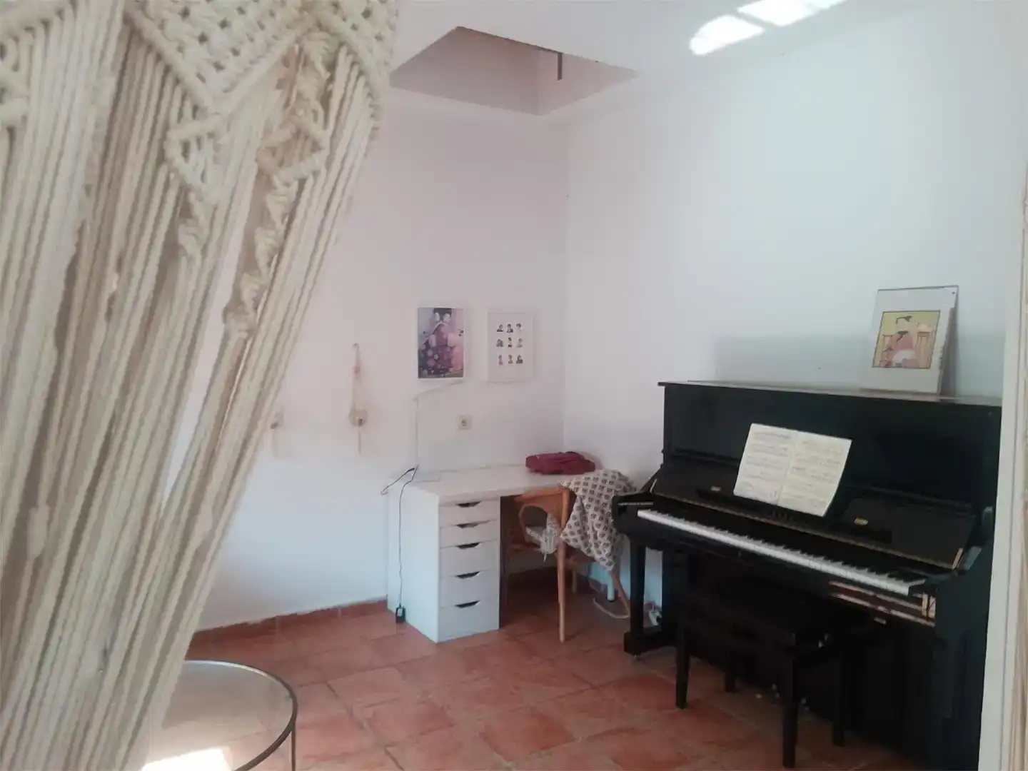 Sala d'estar de Casa o xalet en venda en Algeciras amb Piscina i Balcó