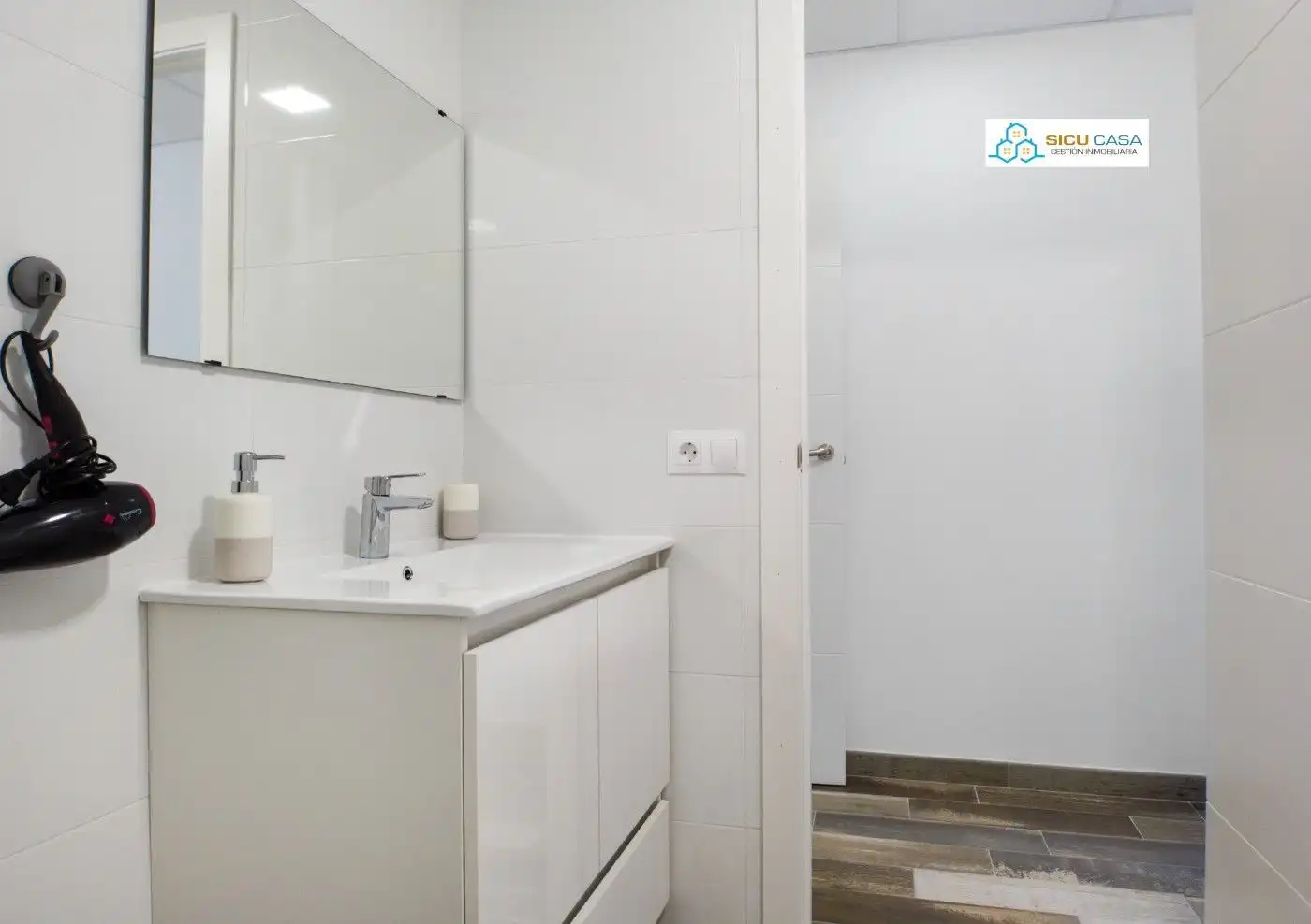 Bathroom of Houses for sale in Jijona / Xixona  with Air Conditioner, Terrace and Storage room