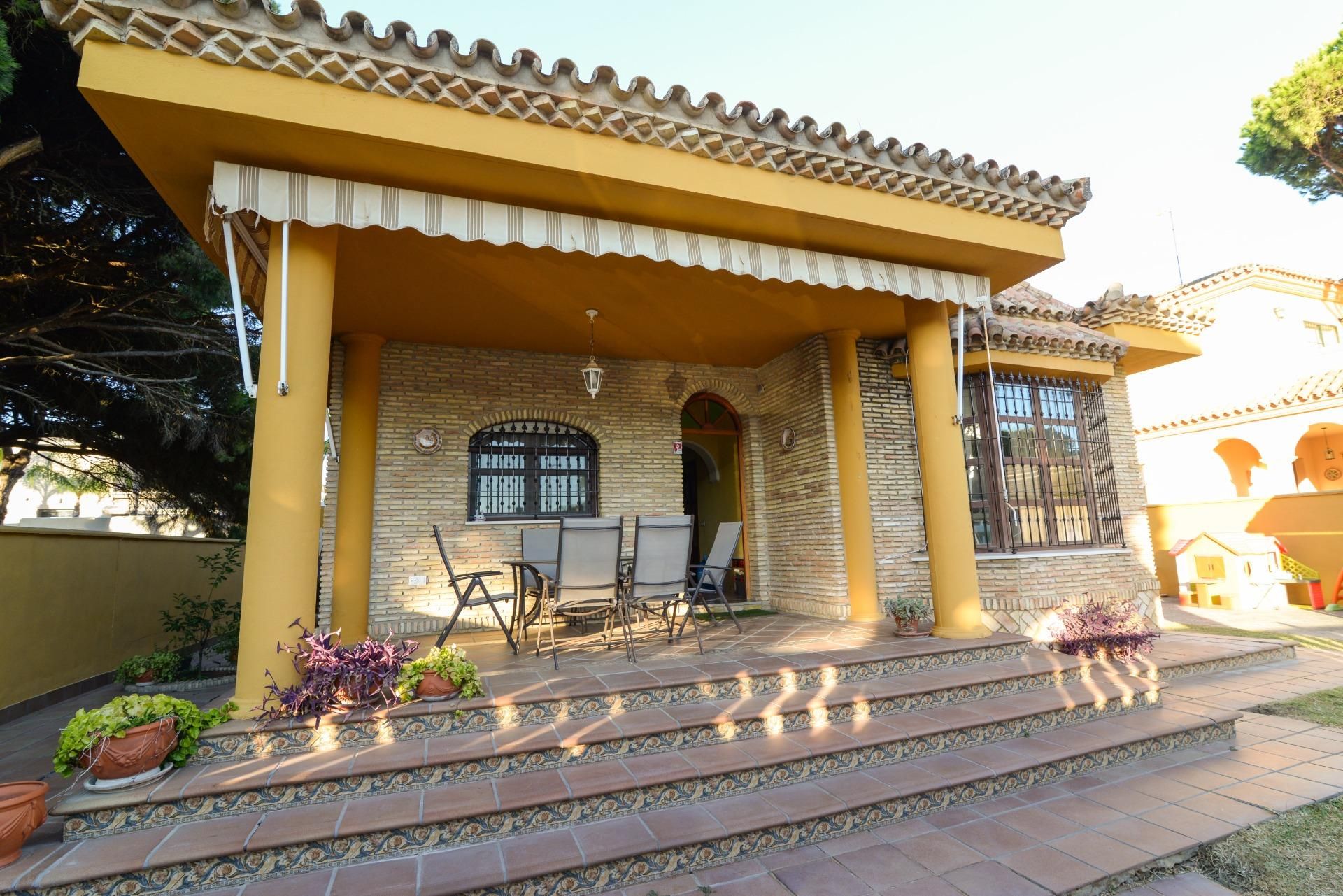 Garden of House or chalet for sale in Chiclana de la Frontera  with Air Conditioner, Heating and Private garden