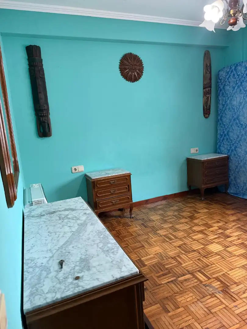 Wohnung zum Verkauf in Santiago de Compostela  mit Heizung, Parkett und Abstellraum