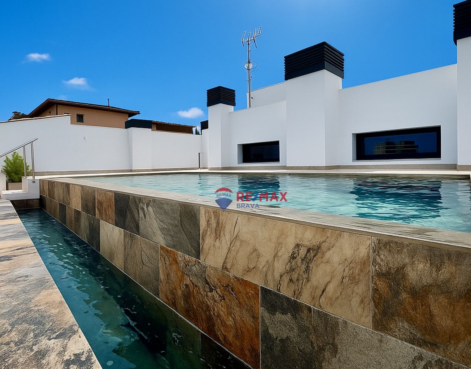 Swimming pool of Flat for sale in Roses  with Heating, Terrace and Storage room