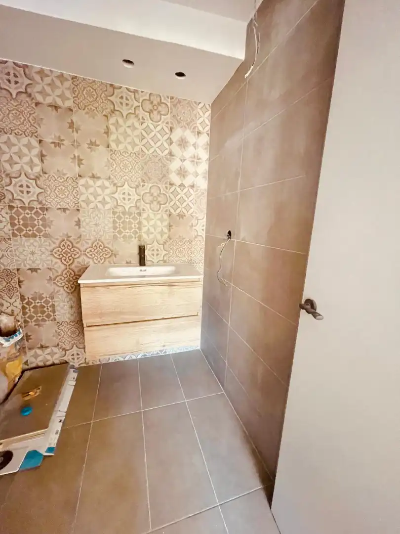 Badezimmer von Maisonette zum Verkauf in Badalona mit Klimaanlage, Parkett und Abstellraum