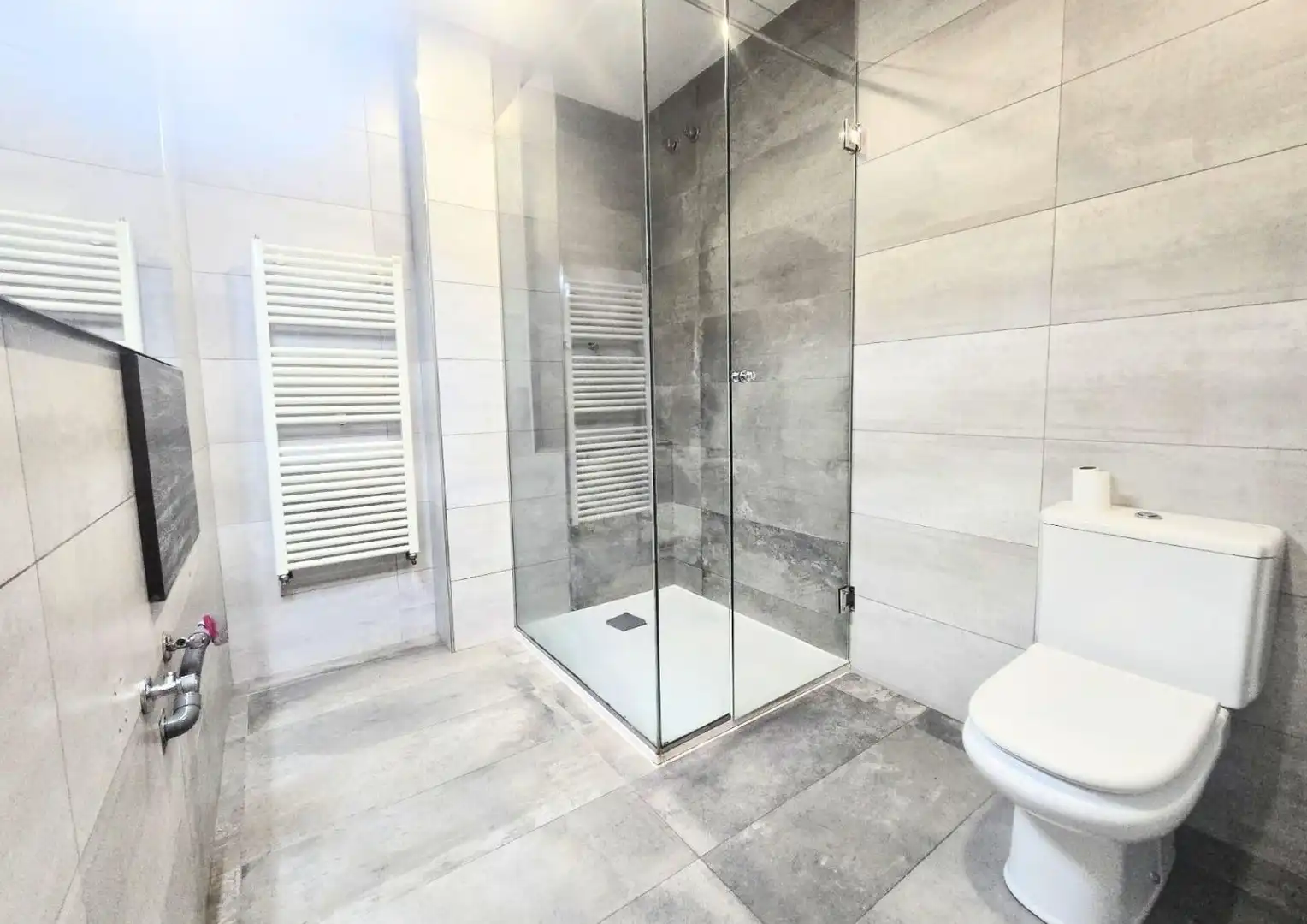 Baño de Casa adosada en venta en Sabadell con Aire acondicionado, Calefacción y Terraza