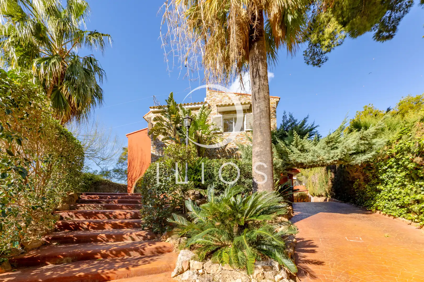 Vista exterior de Casa o xalet de lloguer en Sagunto / Sagunt amb Aire condicionat, Calefacció i Jardí privat