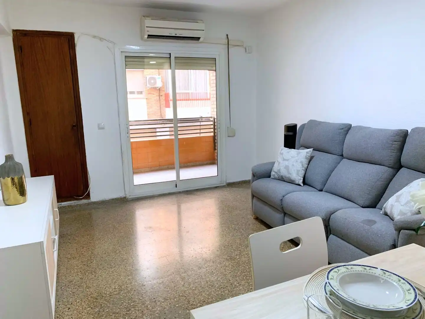 Sala d'estar de Pis de lloguer en Valencia amb Aire condicionat, Moblat i Forn