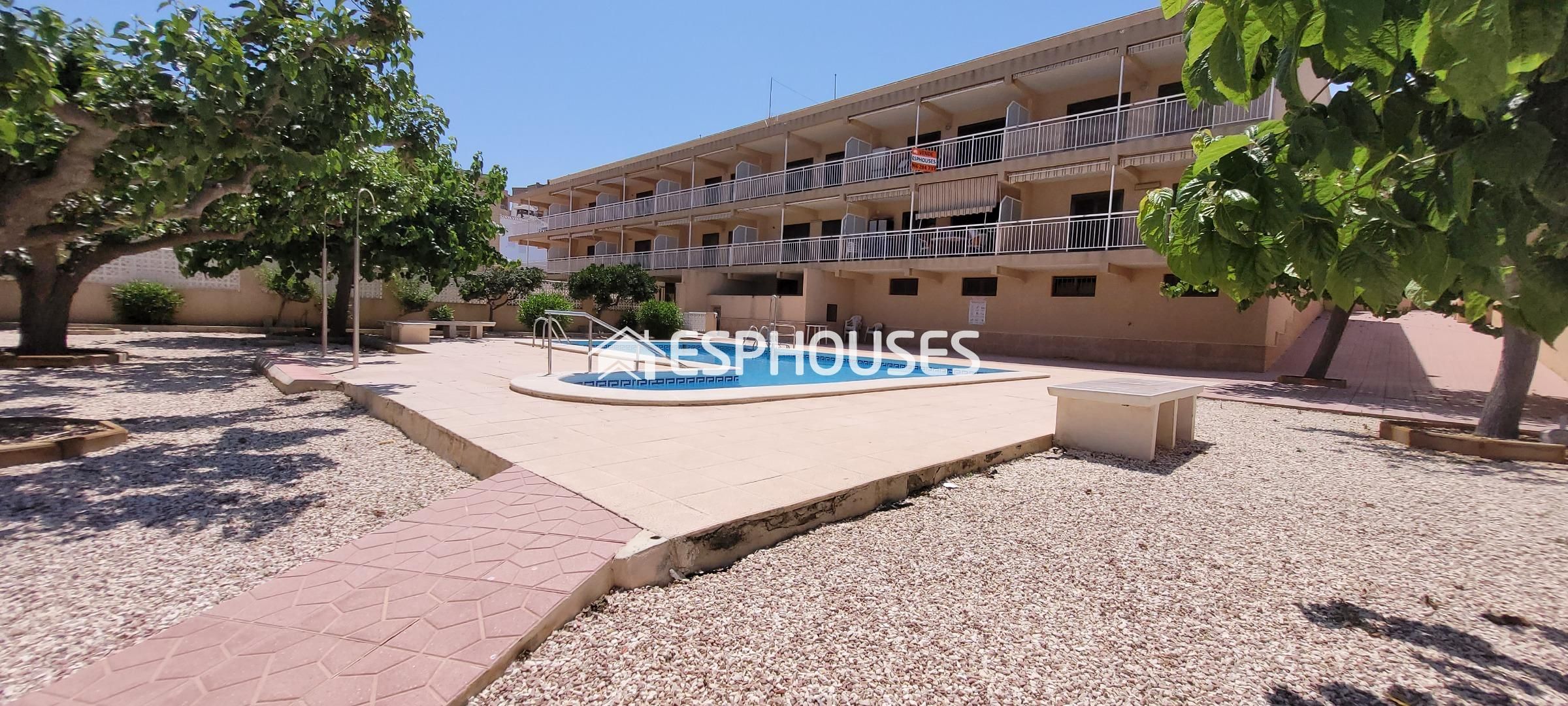 Exterior view of Flat for sale in Guardamar del Segura  with Furnished, Balcony and Community pool