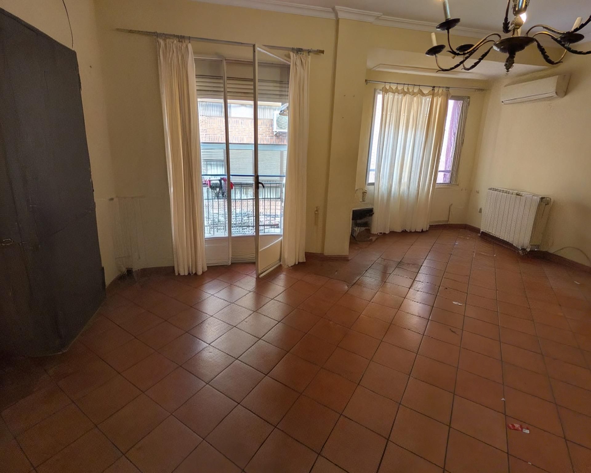 Sala d'estar de Pis en venda en  Sevilla Capital amb Terrassa i Balcó