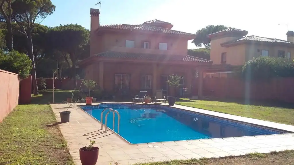 Piscina de Casa o chalet en venta en Chiclana de la Frontera con Aire acondicionado, Calefacción y Jardín privado