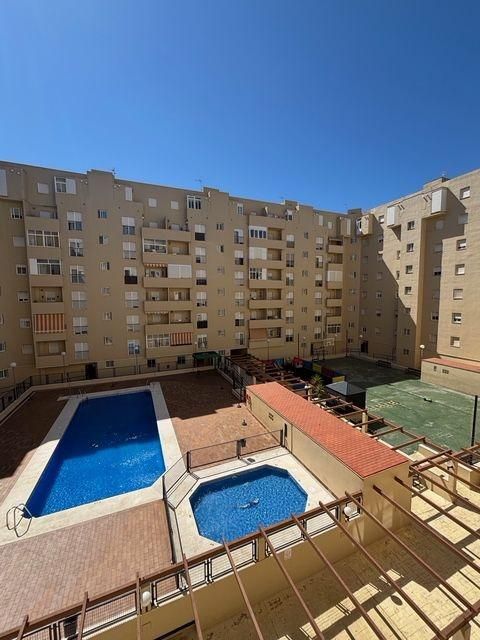 Exterior view of Flat for sale in Algeciras  with Community pool