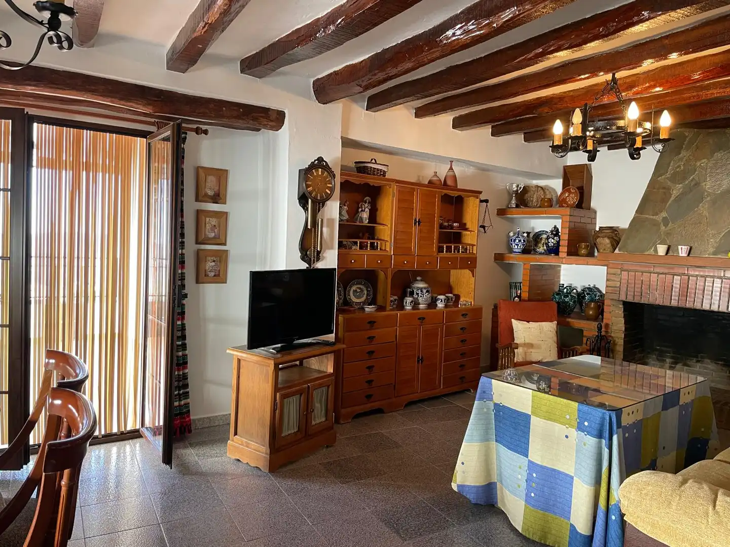 Sala d'estar de Casa o xalet en venda en Alpujarra de la Sierra amb Aire condicionat, Calefacció i Terrassa