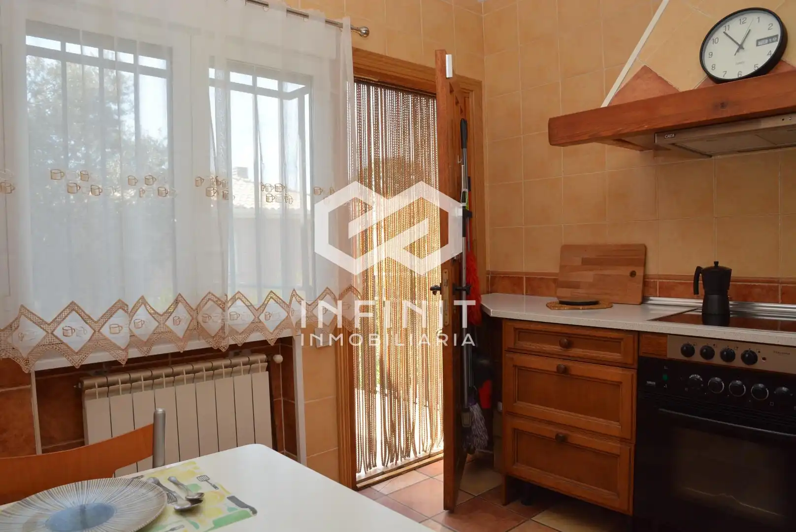 Cocina de Casa o chalet en venta en Valdeaveruelo con Calefacción, Jardín privado y Terraza