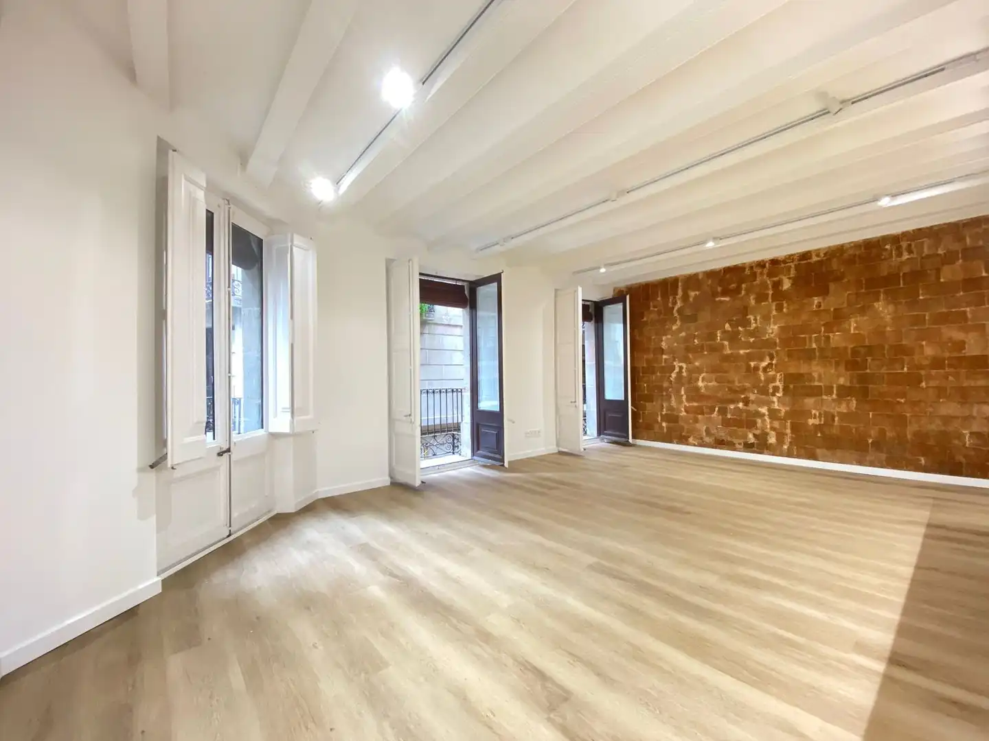 Vista exterior de Piso en venta en Barcelona con Aire acondicionado, Calefacción y Parquet