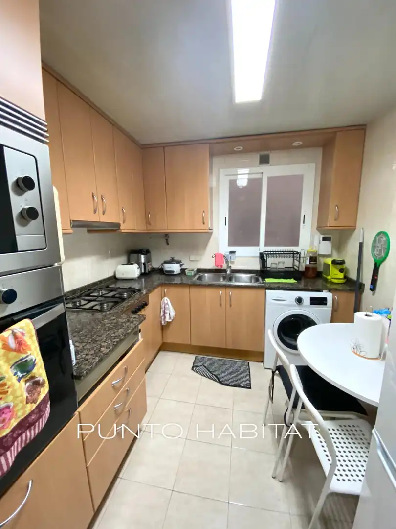 Küche von Wohnung zum Verkauf in Barcelona mit Klimaanlage, Parkett und Terrasse