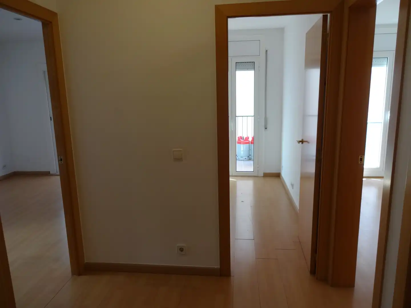 Schlafzimmer von Wohnung zum Verkauf in Barcelona mit Terrasse, Ofen und Mikrowelle