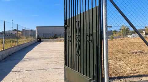 Foto 2 de Terreno industrial en venta en Calle Segovia, 32, Las Vegas - Campoaras, Lucena
