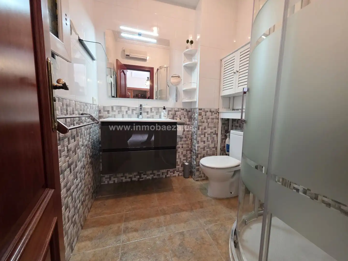 Bathroom of Houses for rent in Baeza, Jaén
