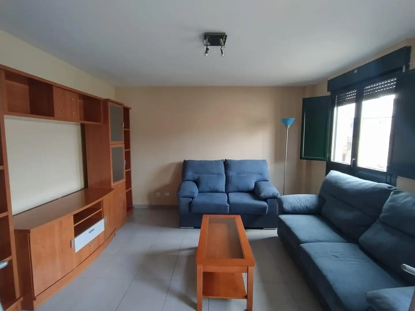 Apartamento con ascensor en alquiler en Calle JARDINES