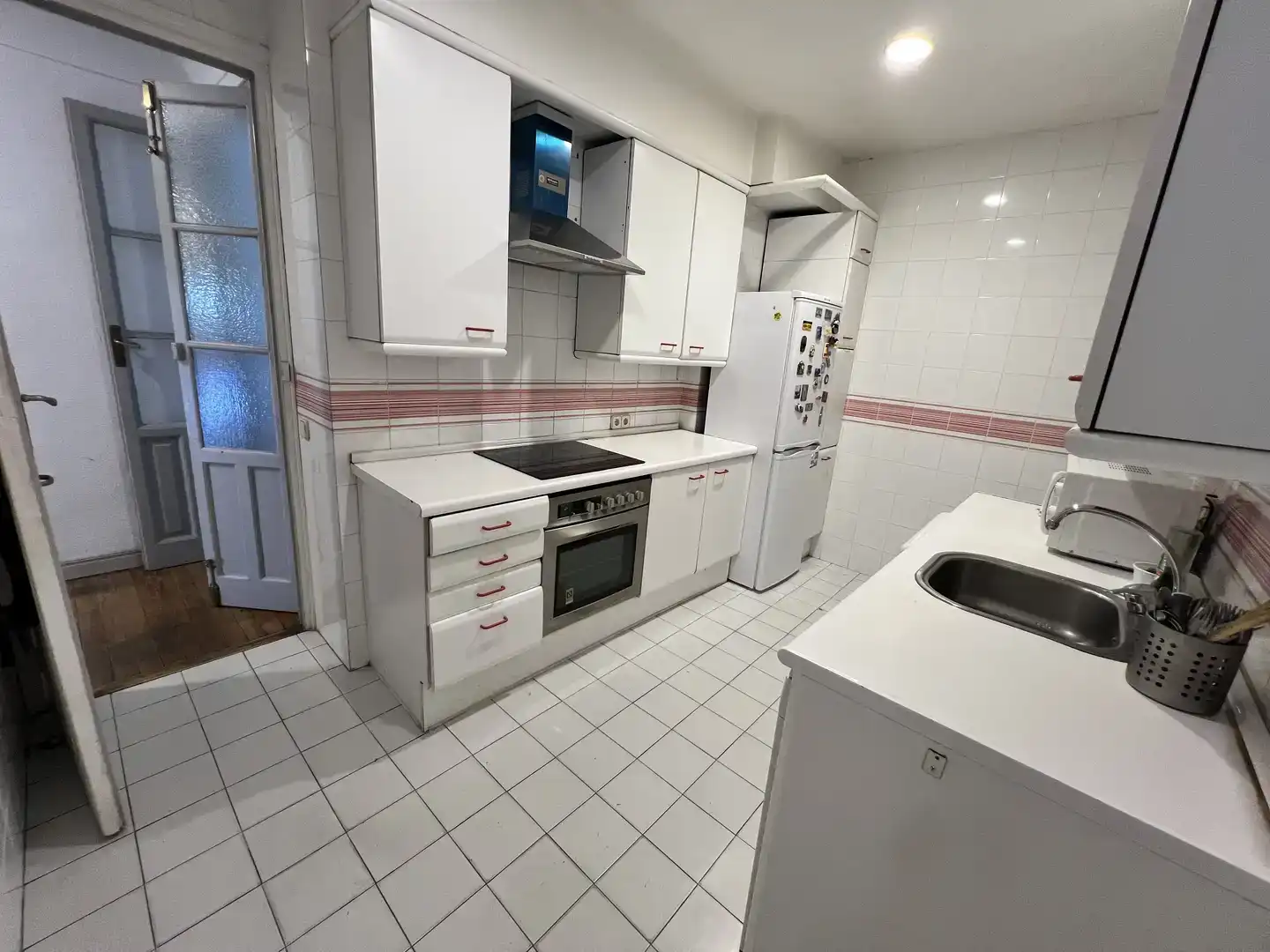 Kitchen of Flat for sale in  Madrid Capital  with Air Conditioner and Balcony