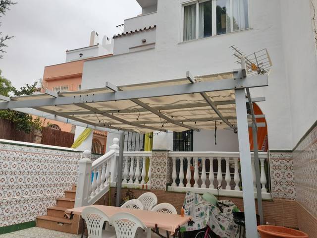 Casa adosada en Venta en Chilches