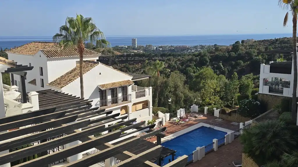 Dúplex amb piscina en venda a Río Real - Los Monteros