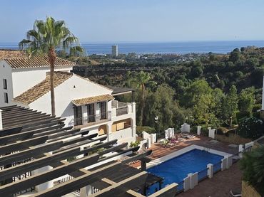 Dúplex amb piscina en venda a Río Real - Los Monteros