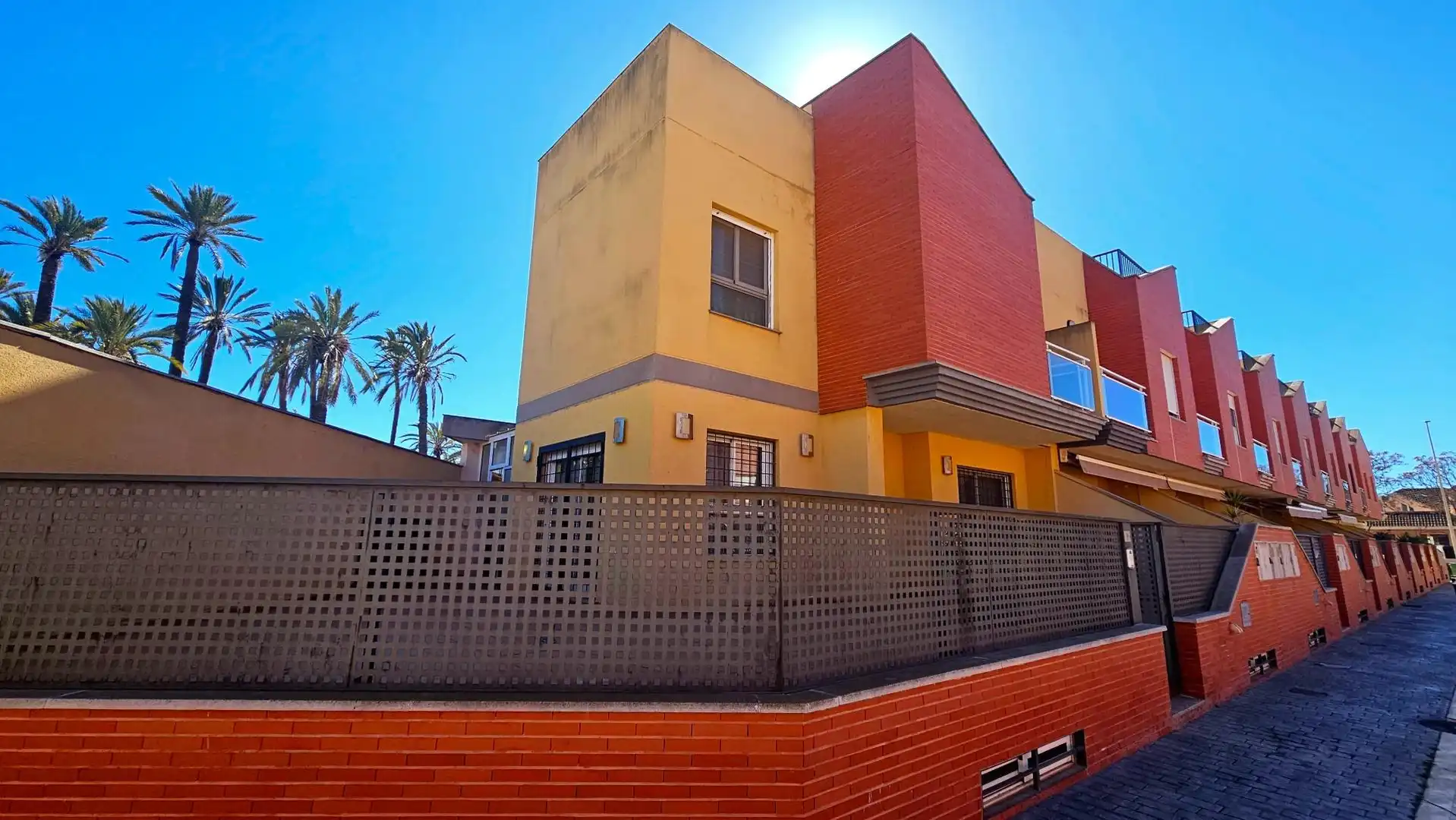 Vista exterior de Casa adosada en venta en Cartagena con Aire acondicionado, Jardín privado y Terraza