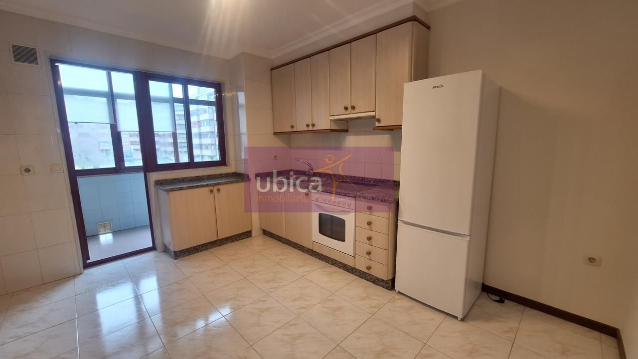 Cuina de Pis de lloguer en O Porriño   amb Calefacció