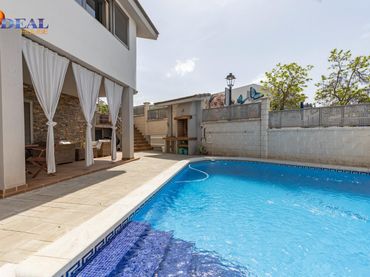 Casa amb piscina en venda a Alfacar