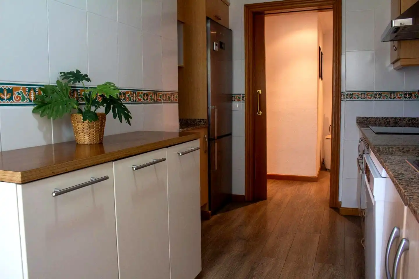 Cuina de Apartament de lloguer en Valencia amb Aire condicionat, Moblat i Balcó