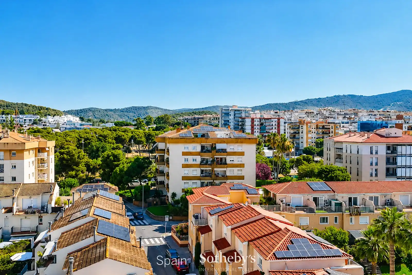 Vista exterior de Àtic en venda en Sitges amb Aire condicionat, Calefacció i Terrassa