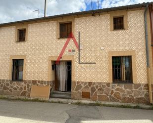 Exterior view of House or chalet for sale in Bernardos
