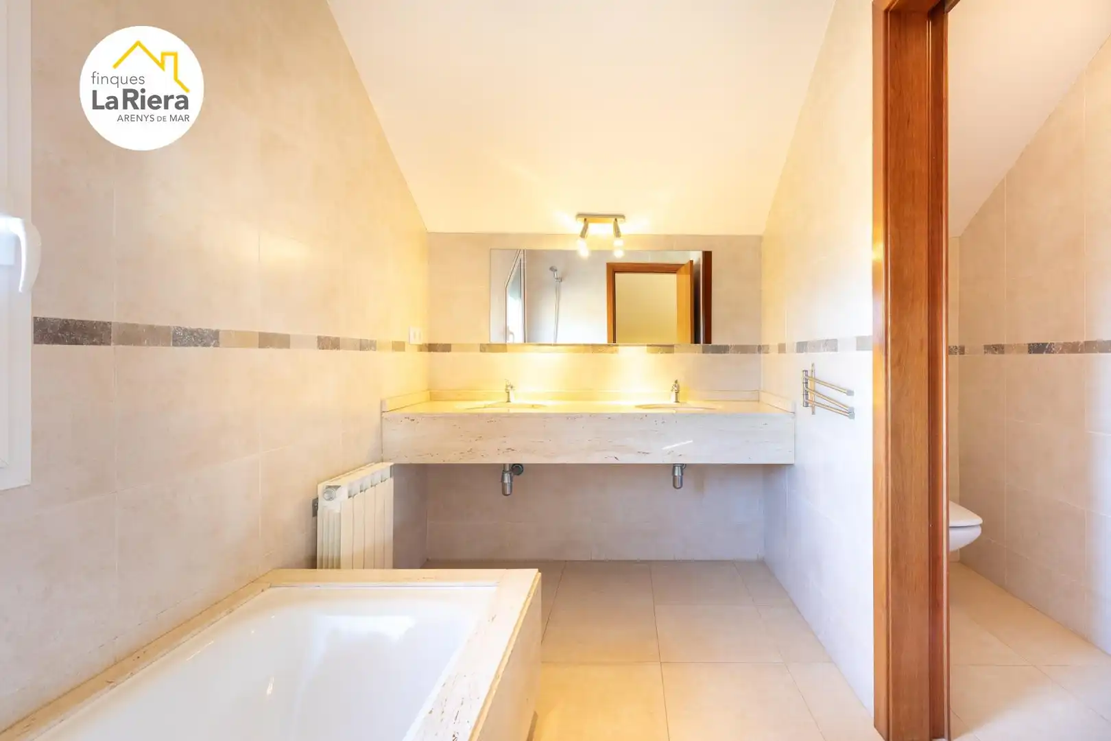 Baño de Casa o chalet en venta en Arenys de Mar con Aire acondicionado, Calefacción y Jardín privado