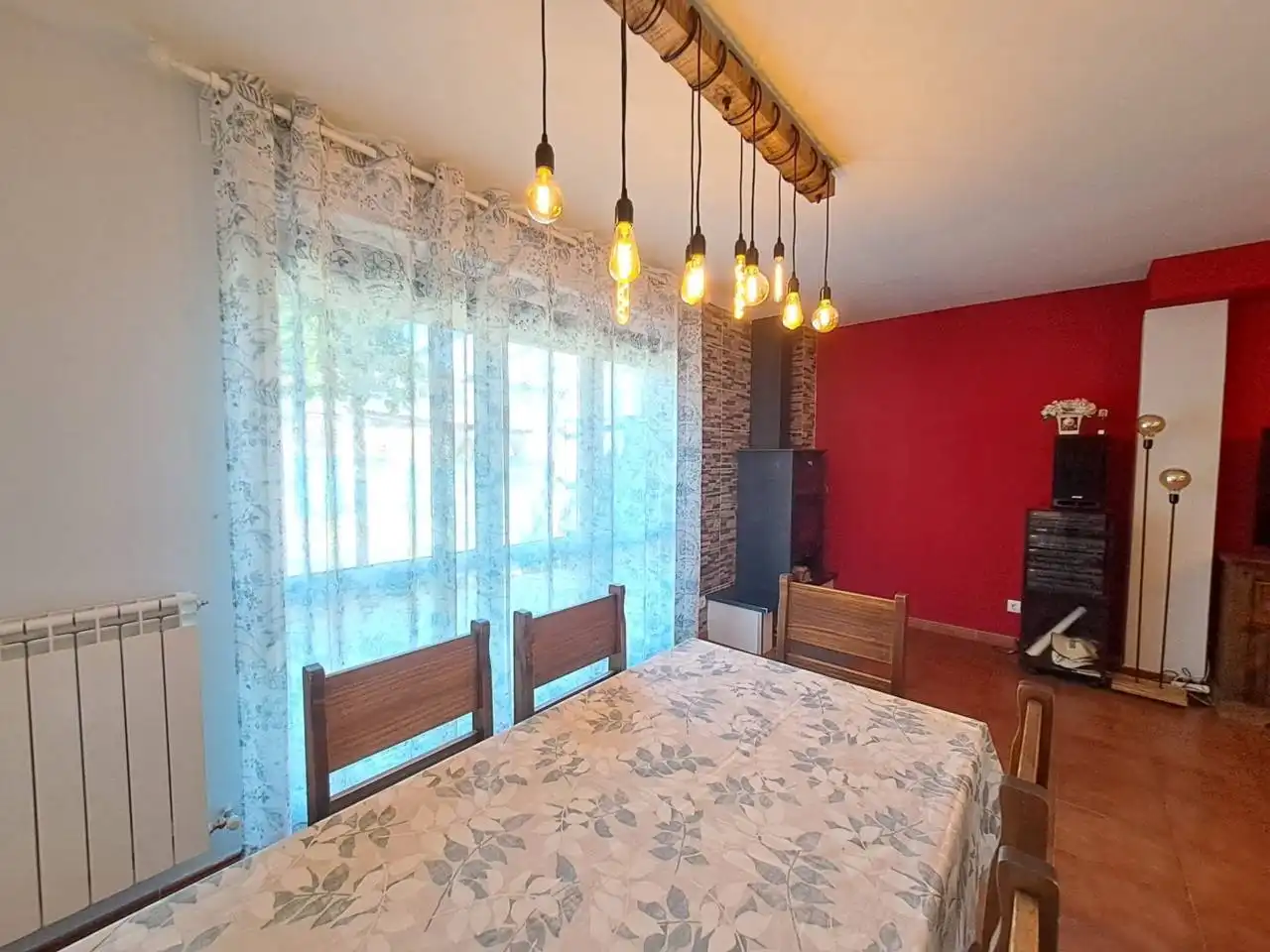 Comedor de Casa o chalet en venta en Valdorros con Calefacción, Jardín privado y Parquet
