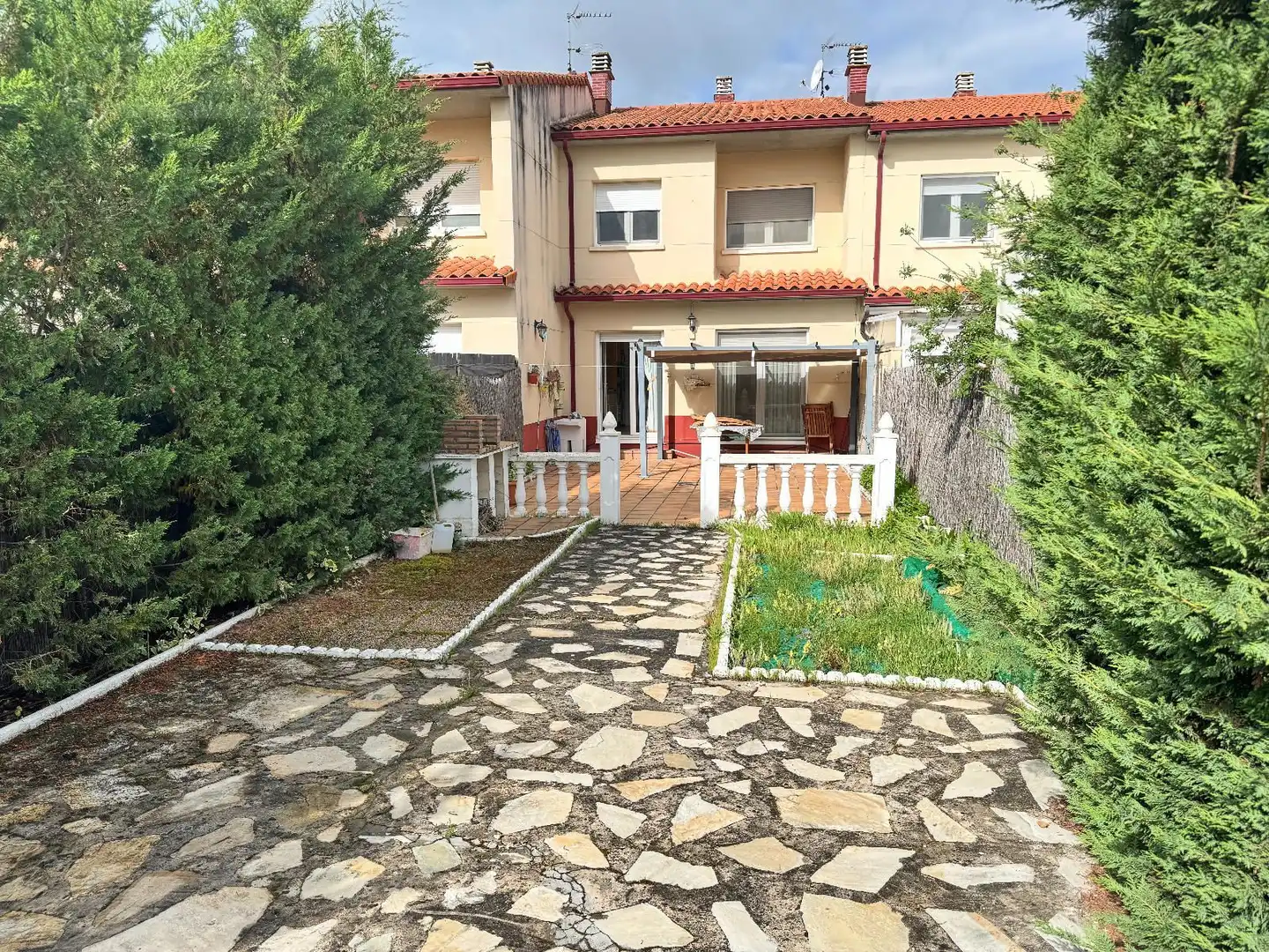 Jardí de Casa adosada en venda en Tudela de Duero amb Calefacció, Jardí privat i Traster