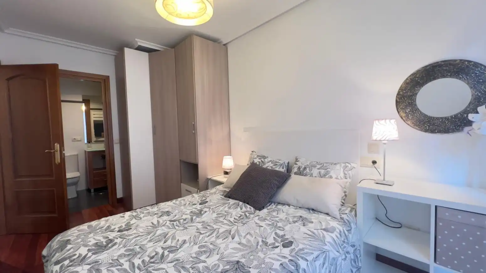 Bedroom of Flat for rent in Gijón   with Heating, Parquet flooring and Furnished