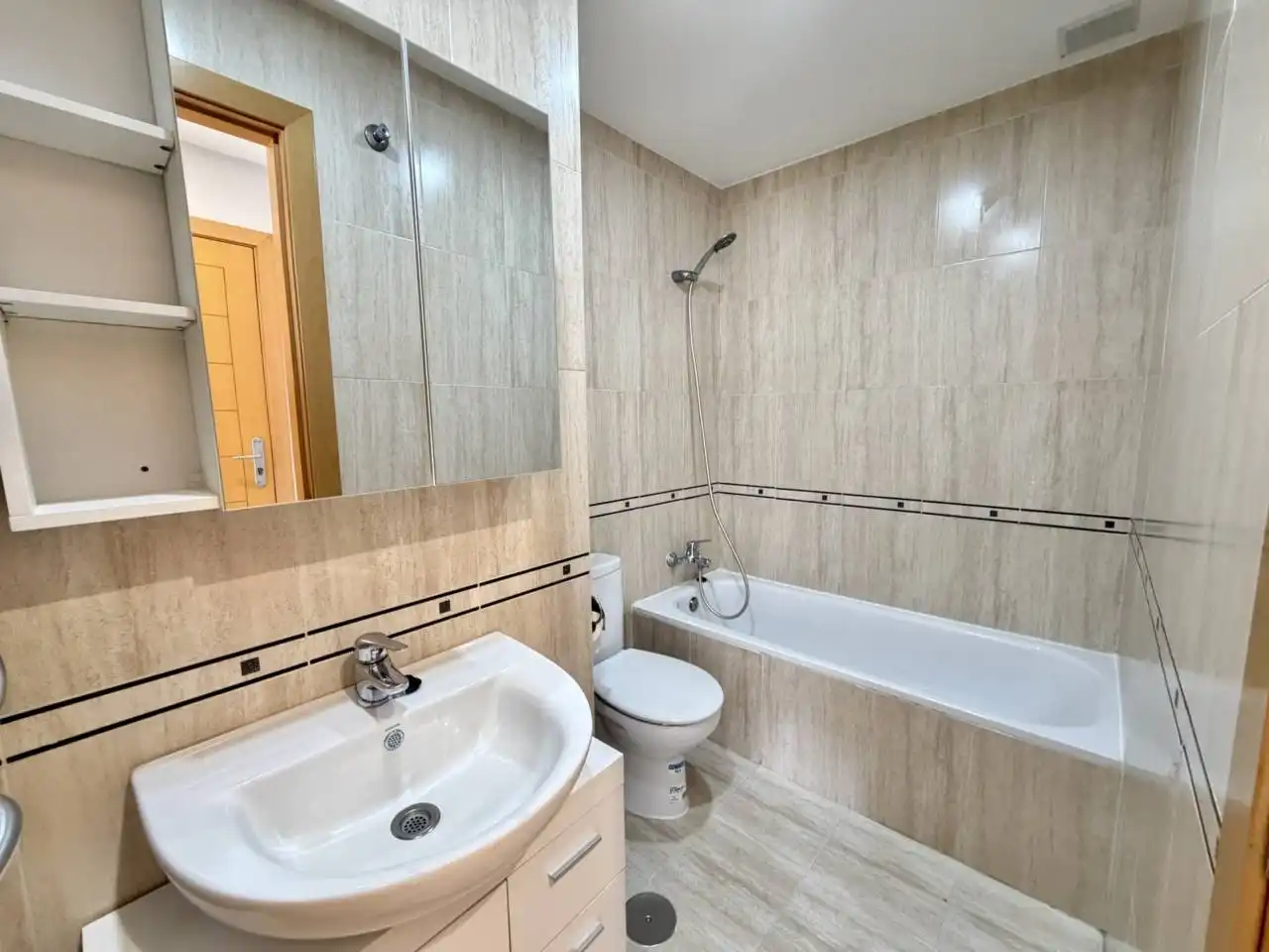 Flat with lift for sale in Camino Viejo de Vélez, imagen 9