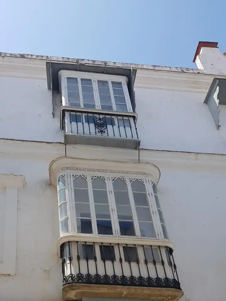 Vista exterior de Edificio en venta en Tarifa