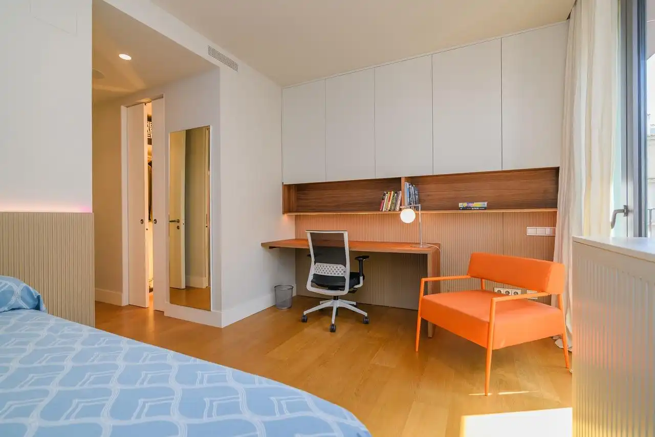 Schlafzimmer von Dachboden zum Verkauf in Barcelona mit Klimaanlage, Heizung und Terrasse