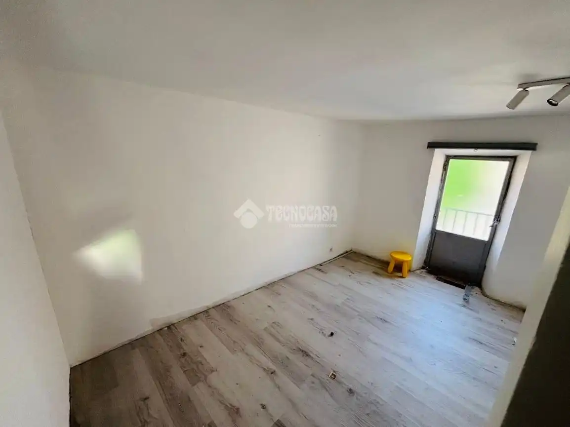 Casa adosada en venda en Nombela amb Aire condicionat