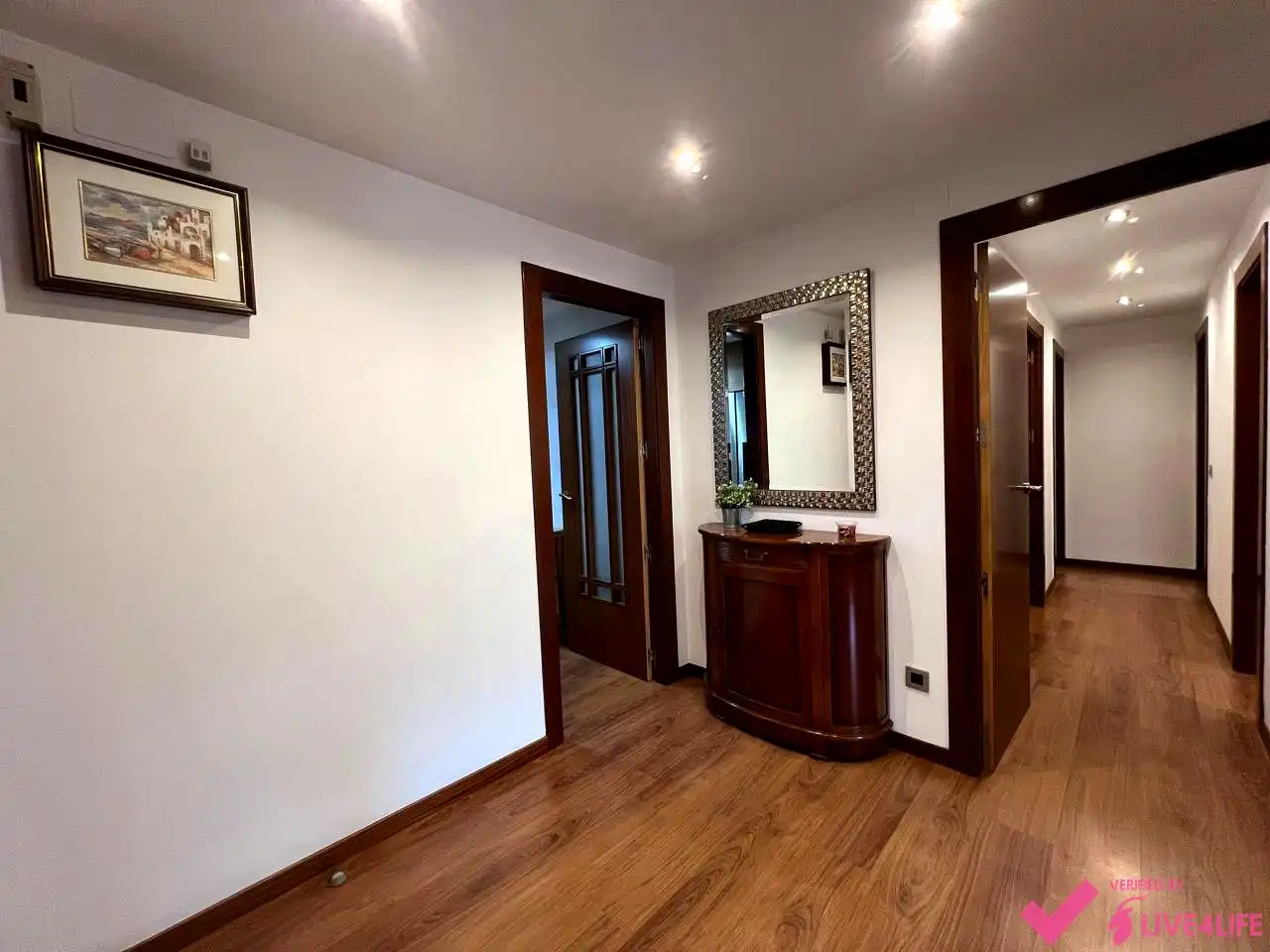 Flat for rent in Valencia  with Air Conditioner, Parquet flooring and Furnished