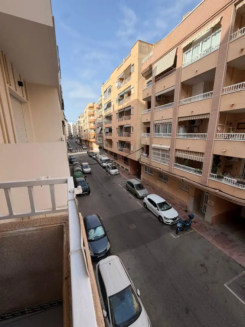 Vista exterior de Apartamento en venta en Torrevieja con Aire acondicionado y Amueblado