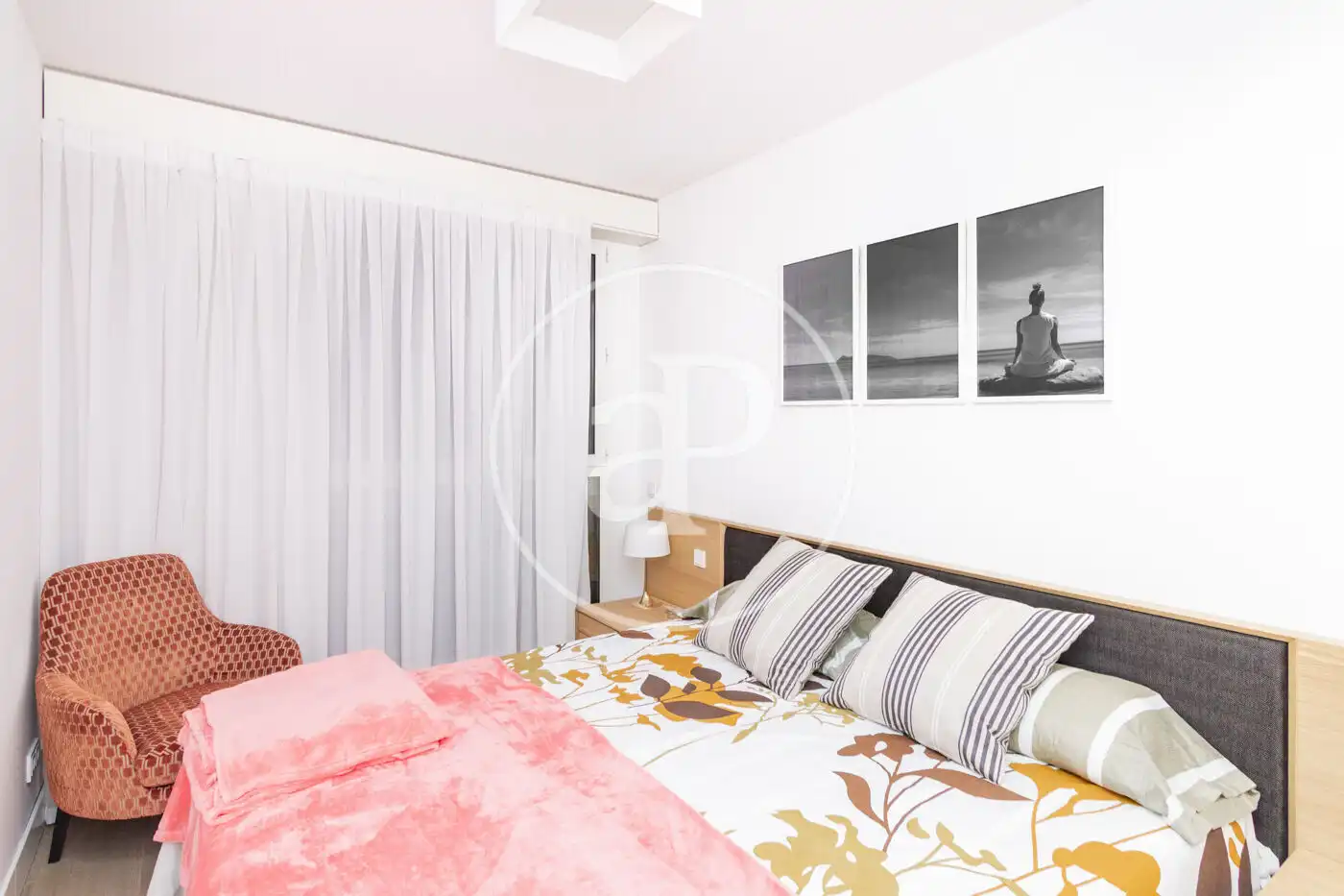 Schlafzimmer von Wohnung zur Miete in Madrid mit Klimaanlage, Heizung und Privatgarten