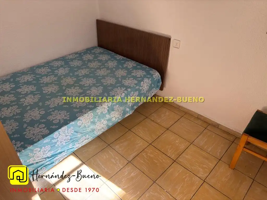 Dormitori de Pis en venda en San Bernardo - Carmelitas - Campus