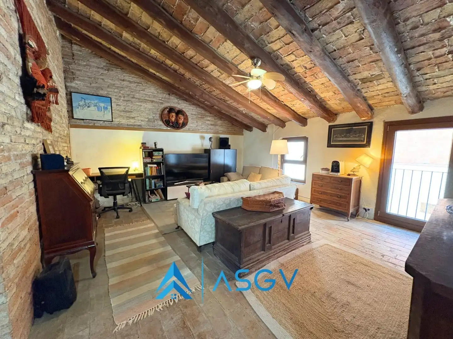 Sala de estar de Casa o chalet en venta en Torrelavit con Calefacción, Terraza y Balcón