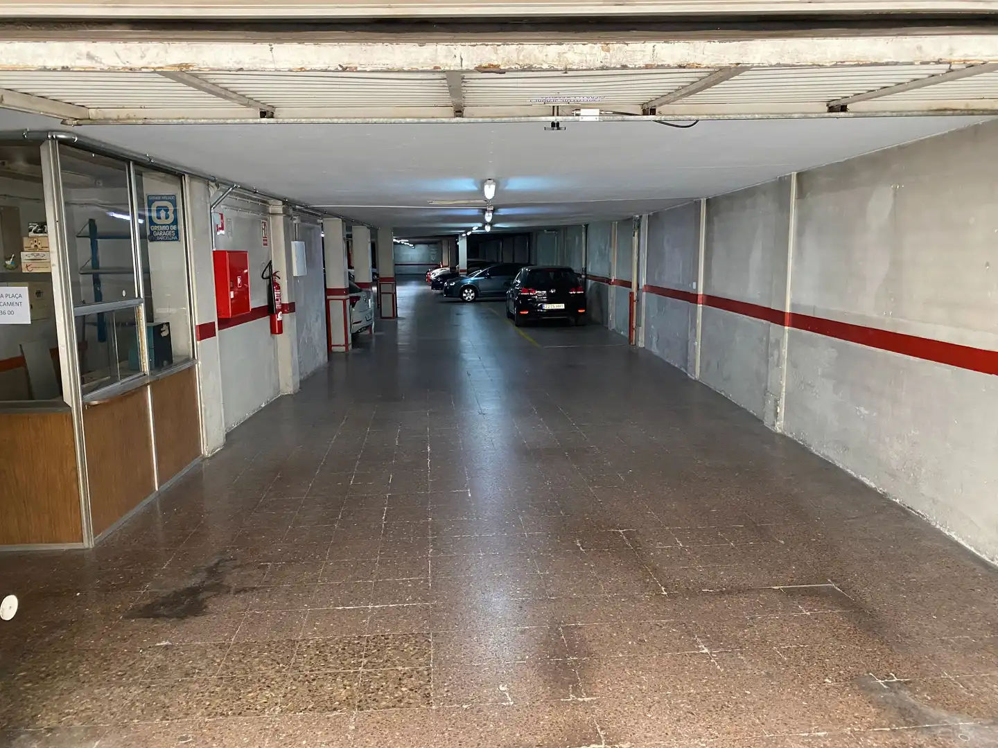 Garage zur Miete in N/A, -1, Barri del Centre